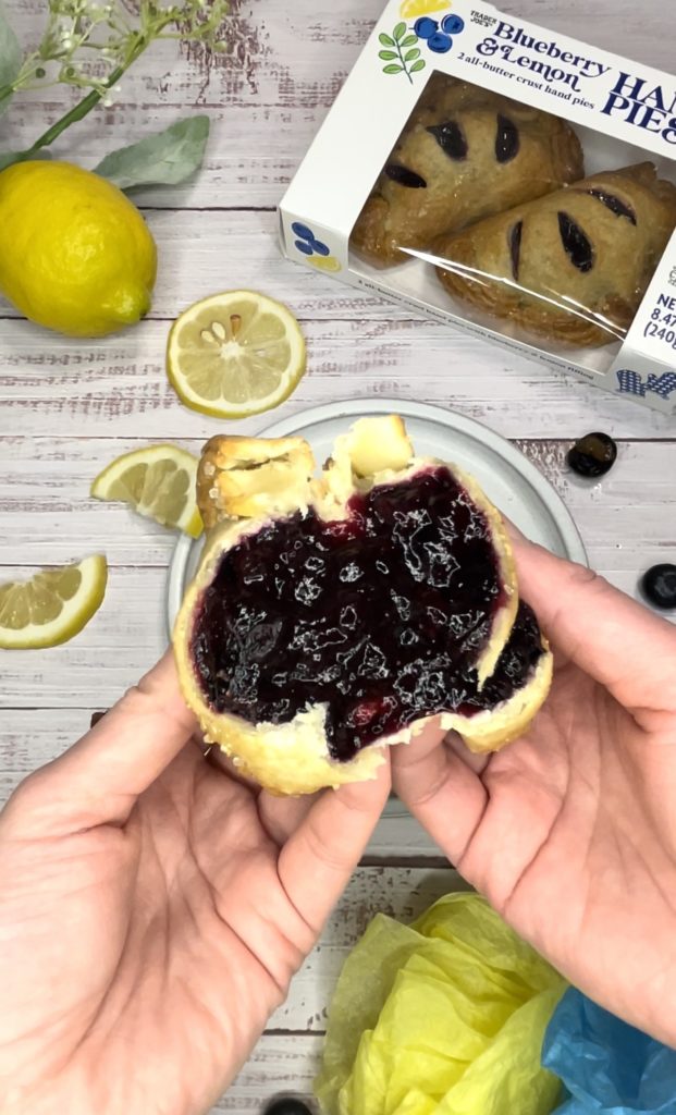 トレジョブルーベリーレモンハンドパイ